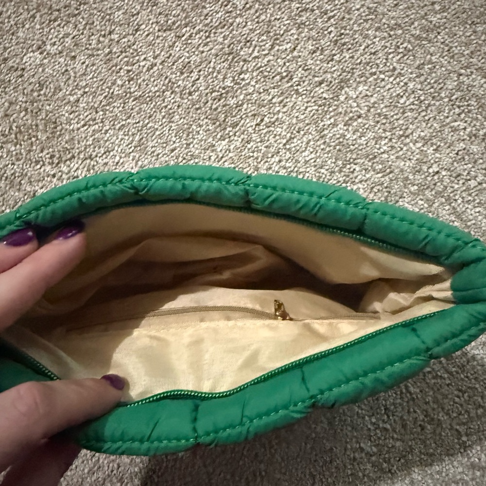 Green Quilted Bag NWOT - Picture 6 of 7